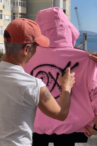 Graffiti Ski Streetwear Image 2