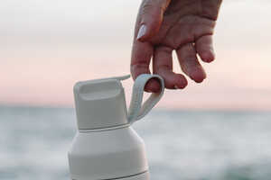 Sustainable Water Bottles Article Thubnail