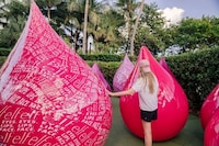 Luminous Gloss-Inspired Installations Image 2