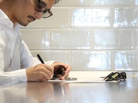 Sketch-Based Striking Sunglasses