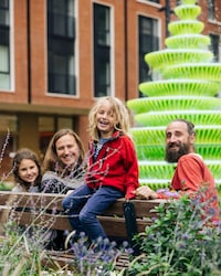 Vibrant Public London Fountains Image 4