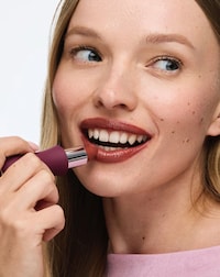 Arthritis-Friendly Satin Lipsticks Image 3