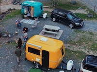 One-Piece Exterior Egg Trailers Image 3
