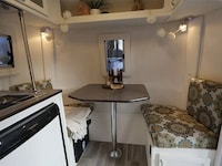 One-Piece Exterior Egg Trailers Image 4