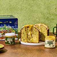Pistachio Holiday Cakes