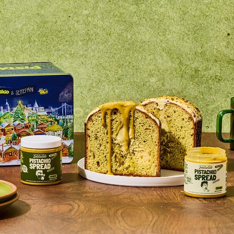 Pistachio Holiday Cakes