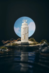 Japanese Art-Inspired Water Bottles Image 2