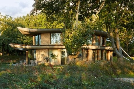 Leaf-Inspired Countryside Homes