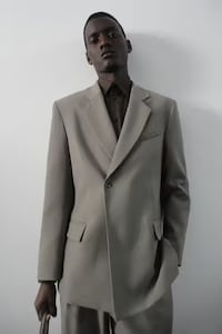 Minimal Tailored Fall Fashion Image 4