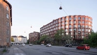 Accordion Facade Housing Image 3