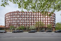 Accordion Facade Housing Image 4
