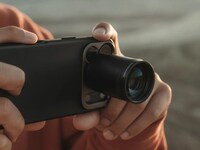 Hyper-Zoom Smartphone Lenses Image 5