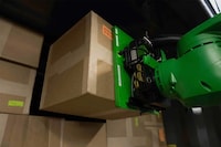 Pneumatic Suction Factory Robots Image 3