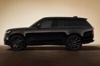 Bronze-Accented Monochromatic SUVs Image 2