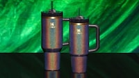 Shimmering Reusable Drink Carriers Image 4