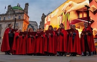 Festive Shoppable Choirs Image 1