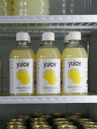 Aromatic Citrus Juices Image 3