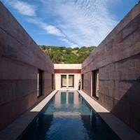 Concrete Courtyard Houses Image 4