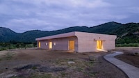 Concrete Courtyard Houses Image 6