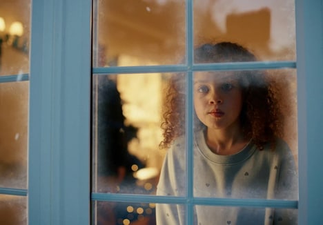 Warm Tech Holiday Campaigns