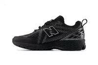 Futuristic Running Sneakers Image 2