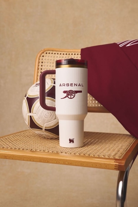 Collaboration Soccer-Celebrating Tumblers