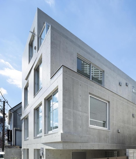 Minimalist Concrete Complexes