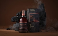 Aromatic Cinnamon-Smoked Spirits Image 1