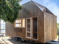 Off-Grid Tiny Houses Image 2
