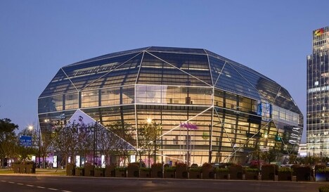 AI-Assisted Convention Centres