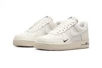 Low-Profile Sneakers Image 4