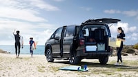 Off-Road Minivan-Inspired SUVs Image 3