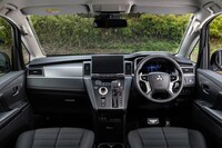 Off-Road Minivan-Inspired SUVs Image 8