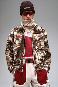 Technically Elegant Ski Gear Image 3