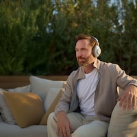Over-Ear Luxe Headphones Image 4
