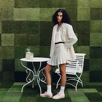 70s-Inspired Sports Sneakers Image 2