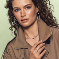 Luxe Holiday-Themed Campaigns Image 3