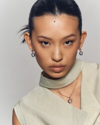 Luxe Holiday-Themed Campaigns Image 4