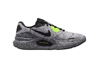 Performance Grid-Patterned Sneakers Image 2