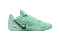 Statue-Inspired Basketball Shoes Image 2