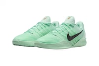 Statue-Inspired Basketball Shoes Image 3