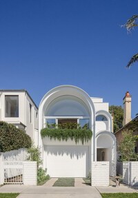 Curved Family Homes