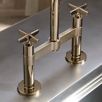 Ultra-Slick Faucet Designs Image 2