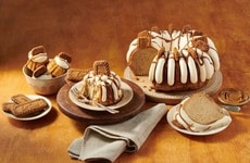 Caramelized Cookie Bundt Cakes