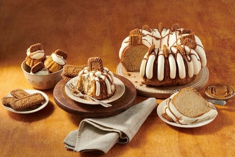 Caramelized Cookie Bundt Cakes