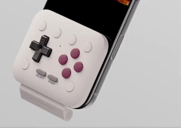 Compact Mobile Gaming Controllers