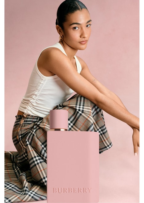 Singer-Backed Modern Perfume Campaigns