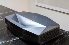 High-Resolution Triple-Laser Projectors