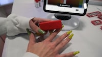 Color-Shifting Smart Press-Ons Image 2