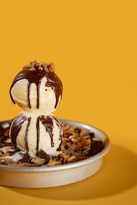 Hybrid Limited-Edition Desserts Image 1